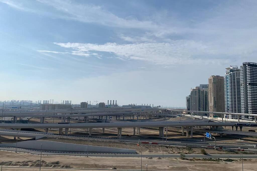 Apartmán Cozy 2Bhk Near To Dmcc Metro Station -505 Dubaj Exteriér fotografie
