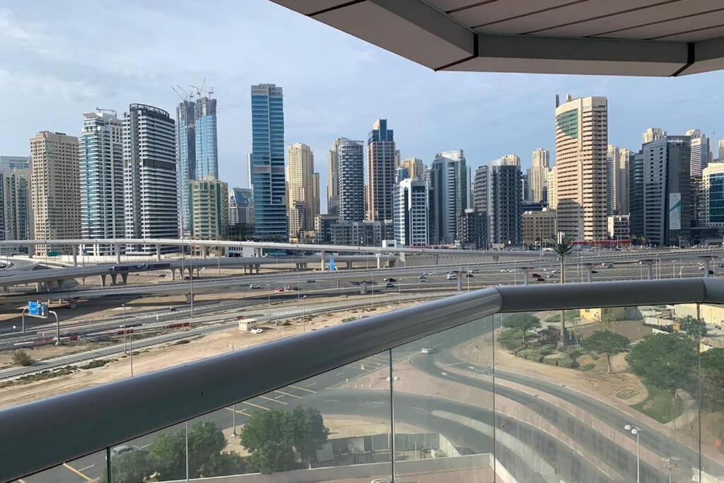 Apartmán Cozy 2Bhk Near To Dmcc Metro Station -505 Dubaj Exteriér fotografie
